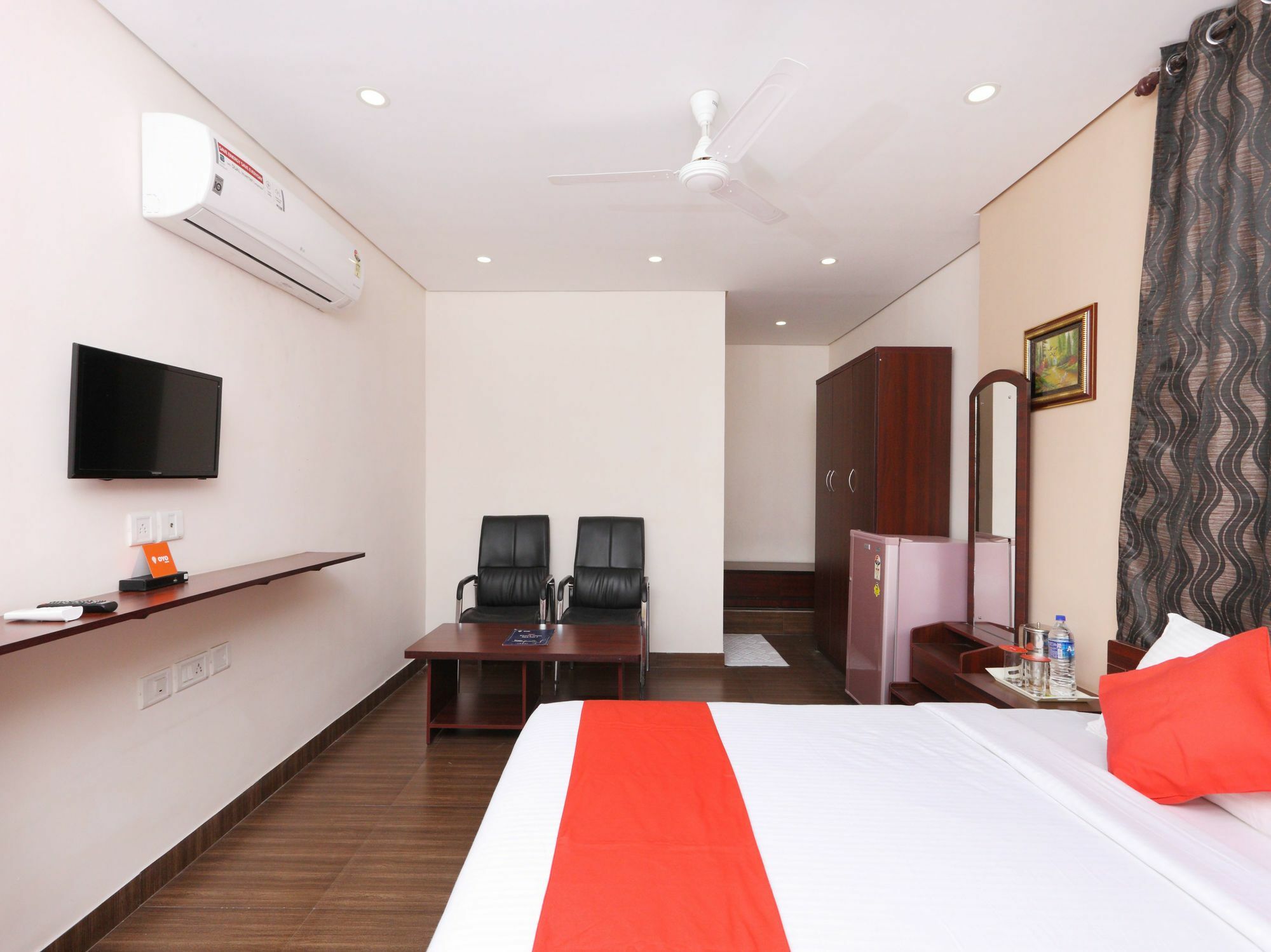 Oyo 1001 Palmtree Corporate Anna Nagar Hotel Chennai Eksteriør billede